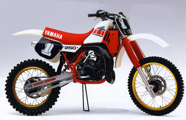 Yamaha YZ 250 1985 red decals kit